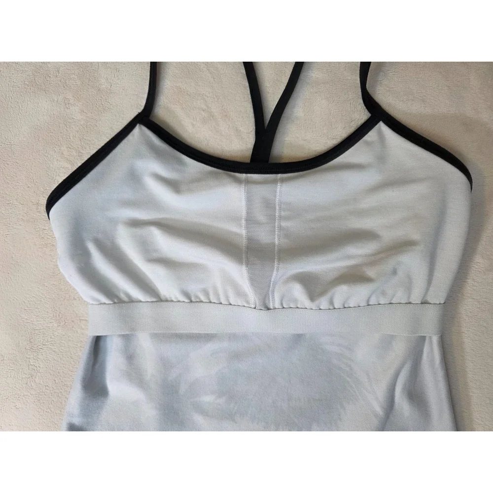 Lululemon Women's‎ Top Size 4 White Black Cool Racerback Brisk Bloom Yoga Floral